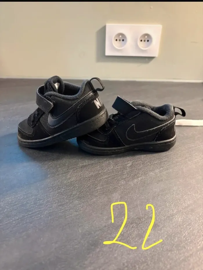 Basket Nike taille 22