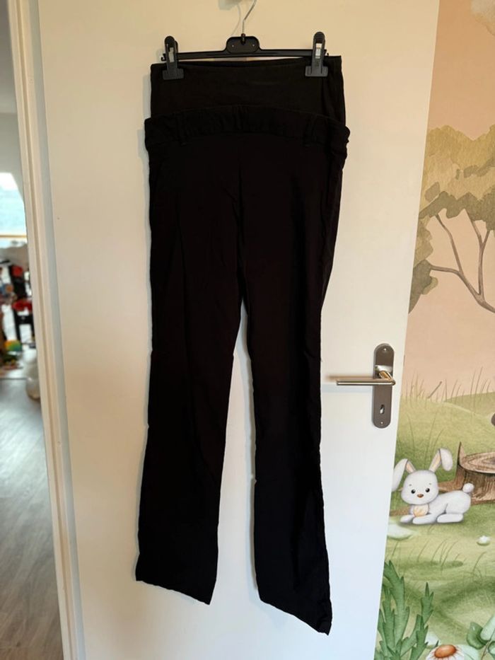 Pantalon maternité femme – Ligne Maternité 🤰 Taille 38 – Couleur : noir Très bon état - photo numéro 3