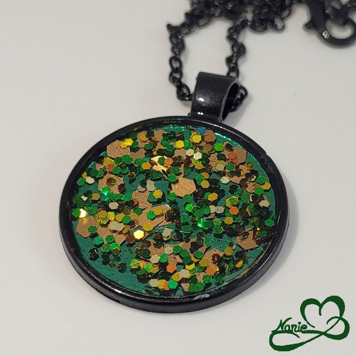 Sautoir, en acier inoxydable et en resine, noir et vert pailleté - photo numéro 2