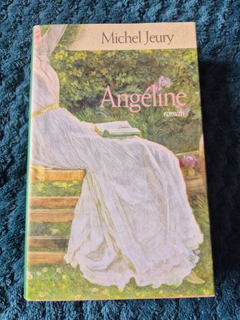 Livre titre Angeline