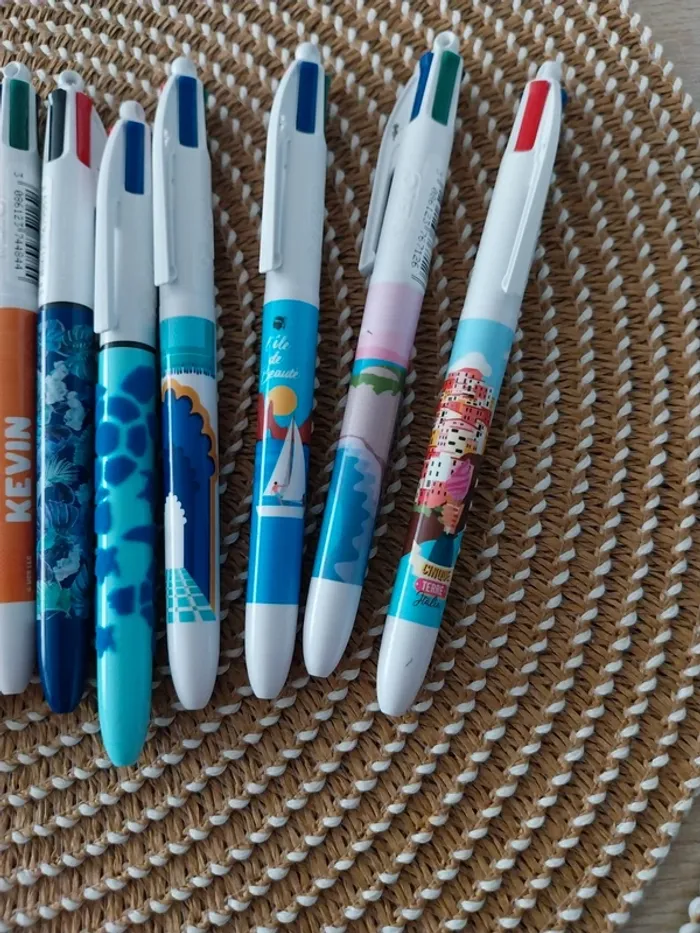 Lots de 13 Bic 4 couleurs - photo numéro 2