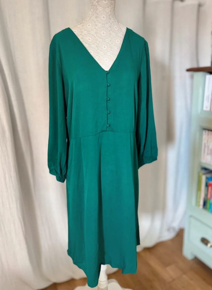 Robe fluide vert bouteille neuve Camaïeu 42