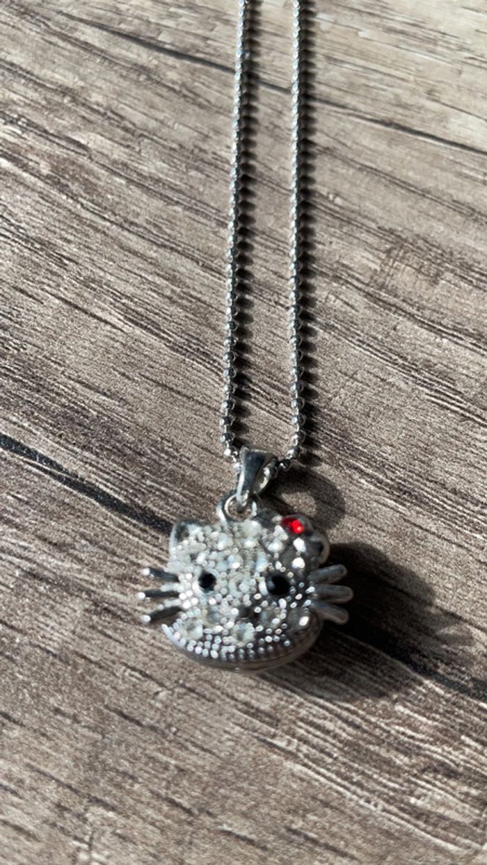 Collier Hello Kitty neuve