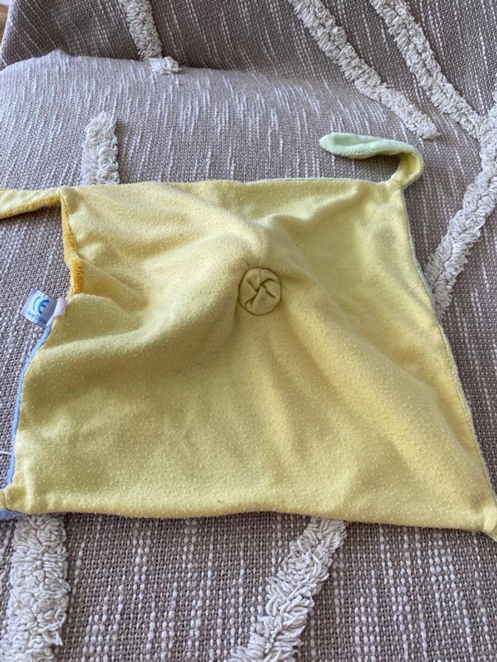 Peluche doudou plat 26cm gispy jaune bleu vert et orange très bon état - photo numéro 3