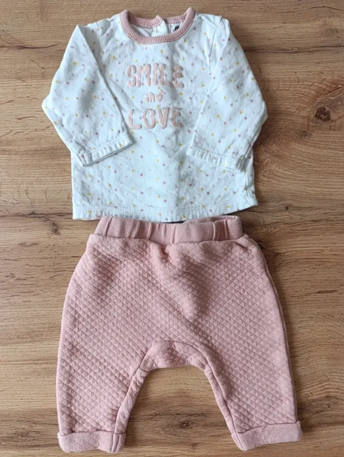 Ensemble bébé fille taille 3 mois