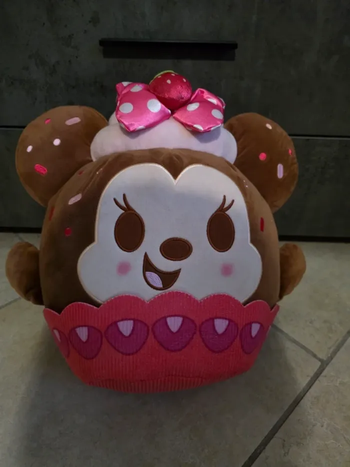 peluche minnie cupcake 46 cm Munchlings Disney