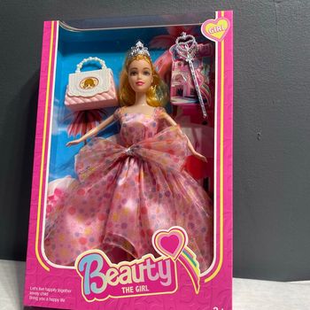 Poupée beauty avec accessoires