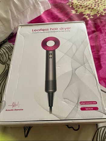 Sèche cheveux  leafless  et ses accessoires neufs