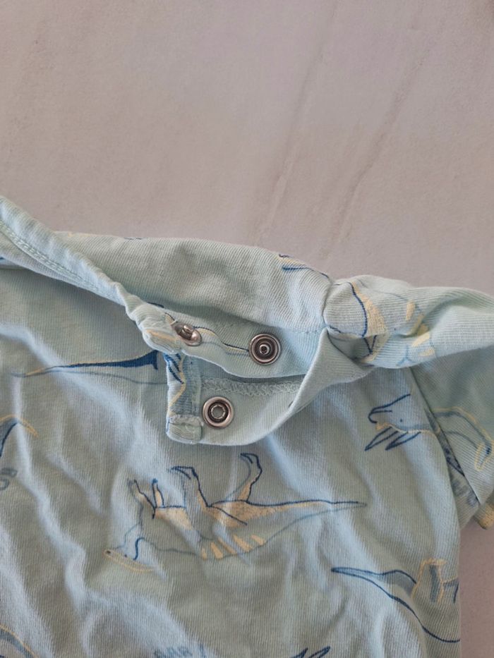 👕 T-shirt bébé dinosaures – KIABI – 24 mois (83–89 cm) - photo numéro 4
