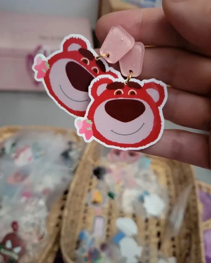 Boucles d'oreilles Lotso Pixar Toy Story