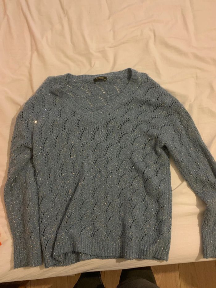 Pull bleu