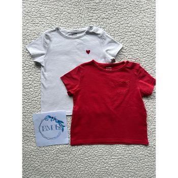 Lot de 2 t-shirts blanc et rouge taille 18 mois Kiabi