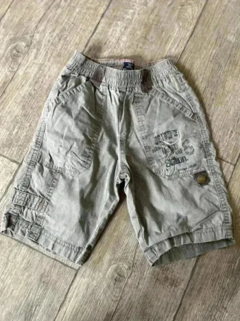 Short 4 ans