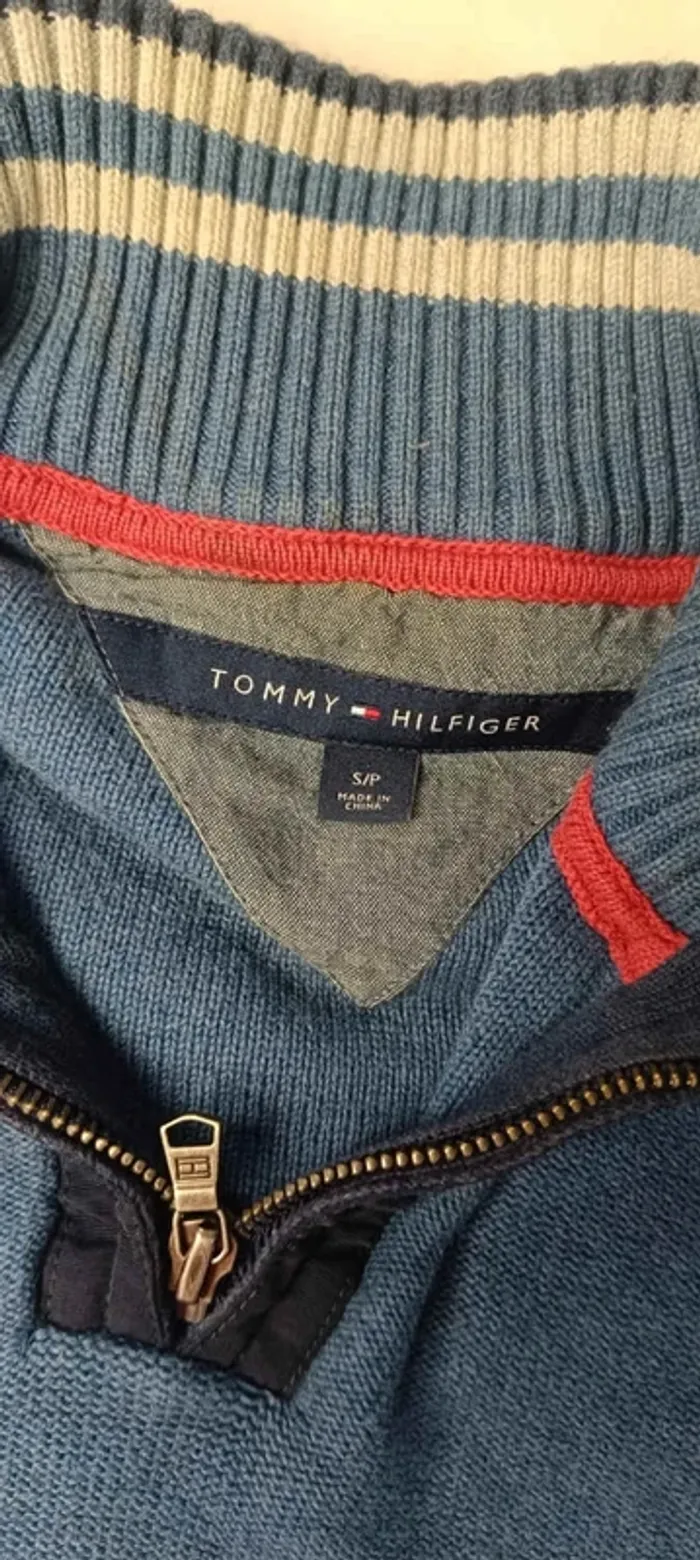 Pull Tommy Hilfiger homme col zippé bleu gris rouge style sport taille S - photo numéro 4