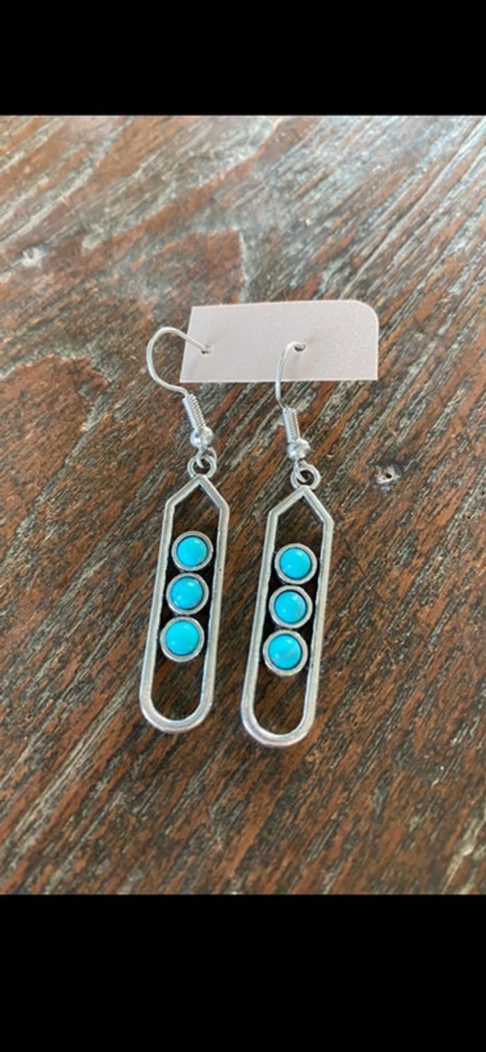 Magnifique paire de boucles d’oreilles avec turquoise - photo numéro 3