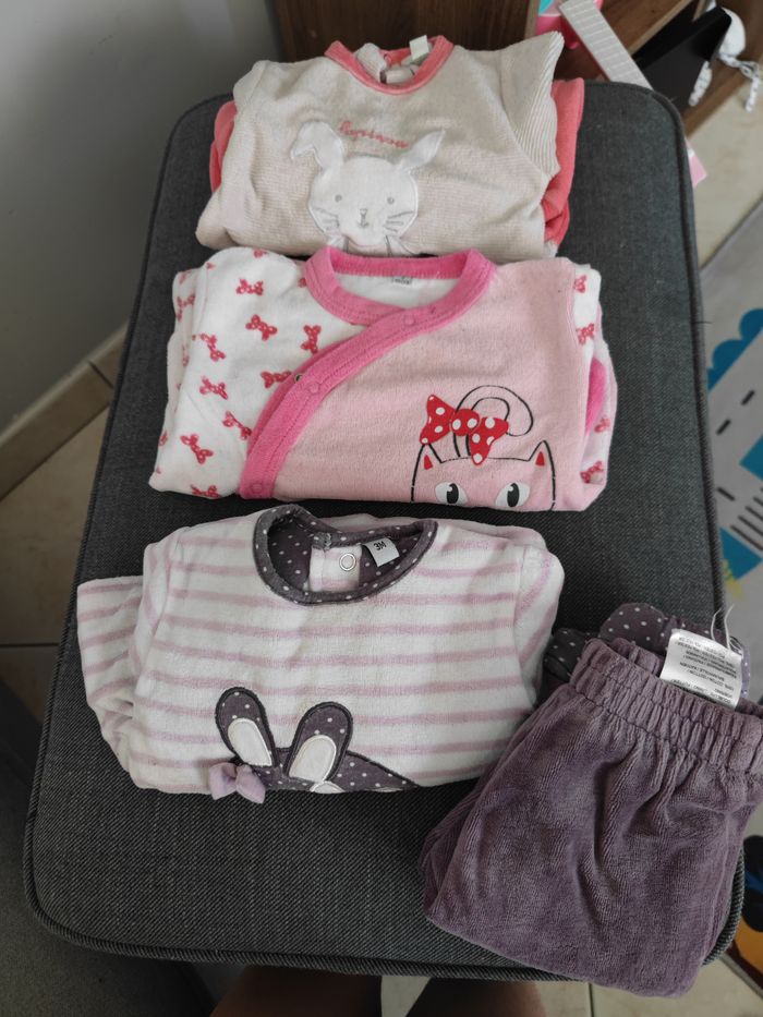 lot de pyjamas