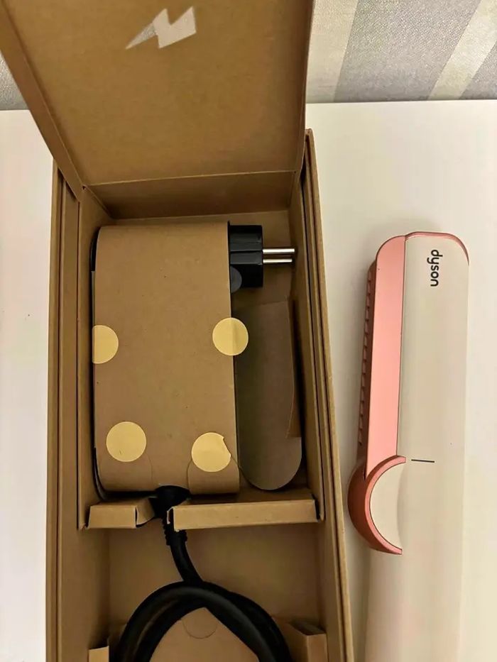 Dyson airstrait scellé juste déballé pour les photos - photo numéro 2