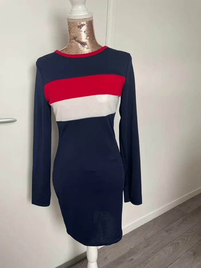 Robe marine  bande rouge et blanc Boohoo 38 Lavé non porté