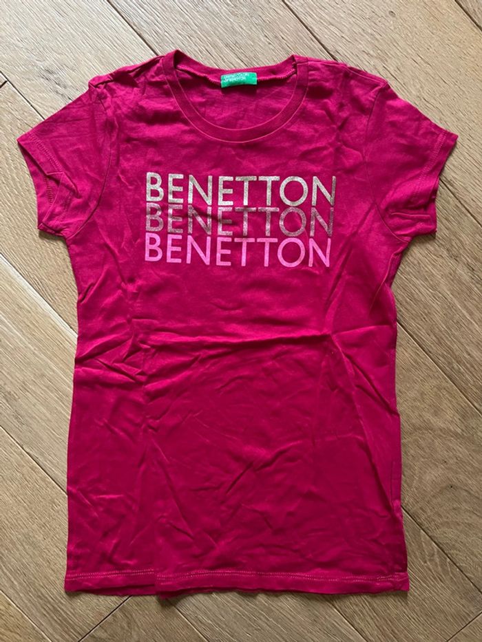 Tee shirt 8/9 ans benetton rosę fuschia très bon état