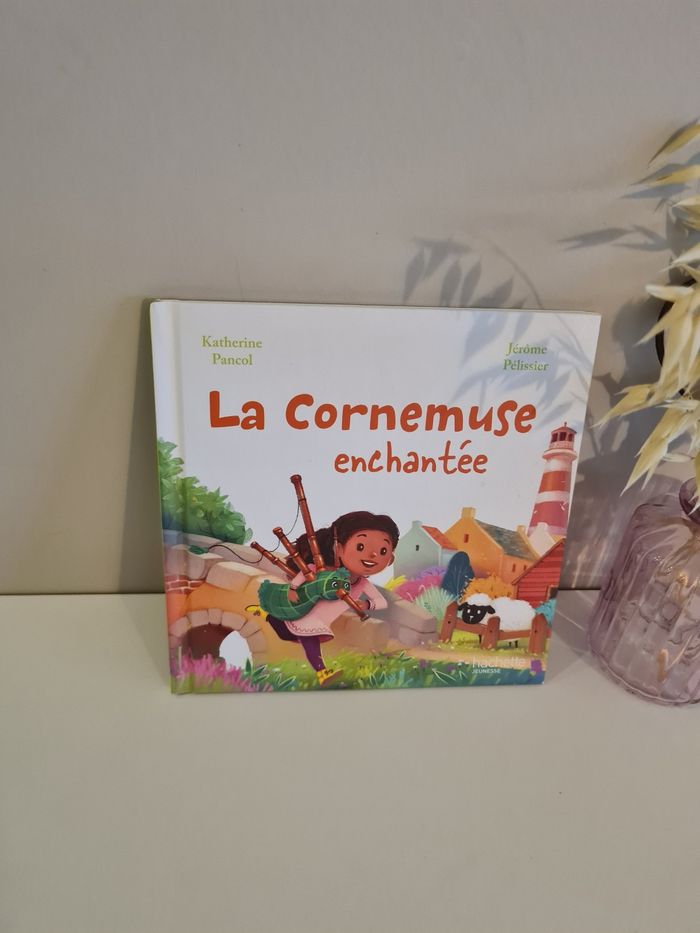 Livre : la cornemuse enchantée - photo numéro 2