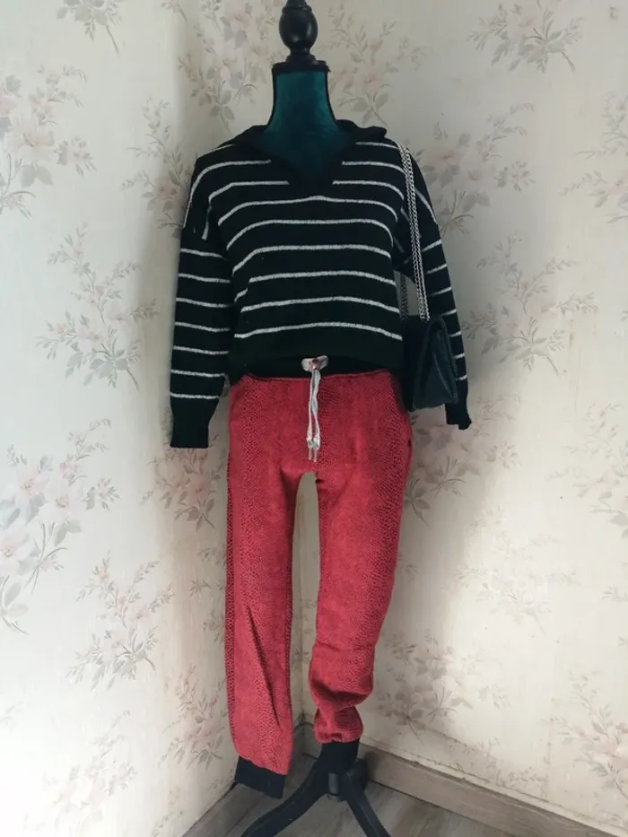Pantalon de jogging coupe slim rouge à motifs piton / sweet pants / (16ans)