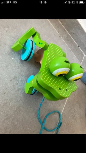 Jouet a Tirer en Bois - Grenouille sauteuse