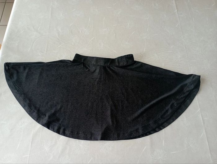 Jupe évasée noir moucheté doré 10 ans Kiabi neuve - photo numéro 2