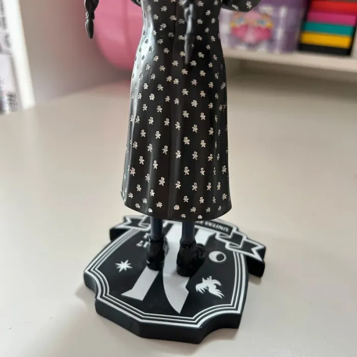 Figurine neca mercredi addams wednesday - photo numéro 9