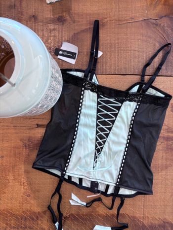 Corset bustier porte jarretelle guêpière