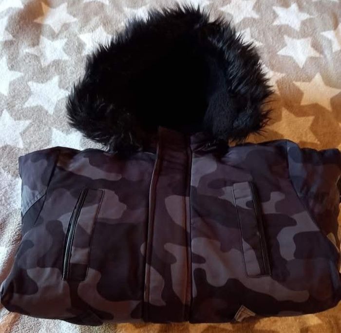 Blouson parka Deeluxe 14 ans neuf
Neuf 79,99euros - photo numéro 9