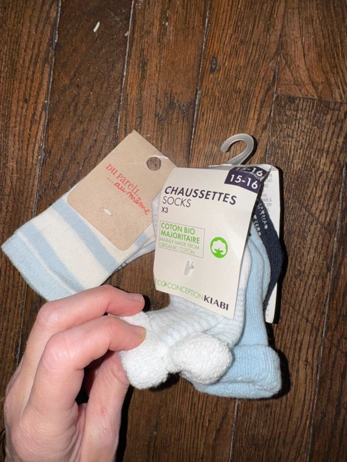 Lot 4 paires de chaussettes du pareil au même et Kiabi  Neuves  15-16