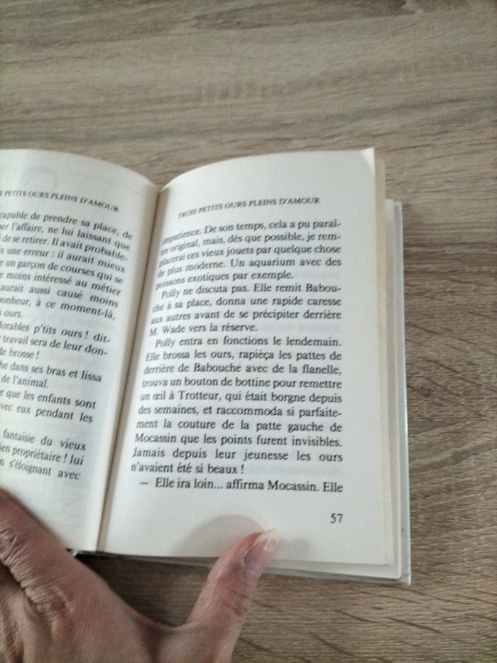 Livre Trois petits ours pleins d amour - photo numéro 3