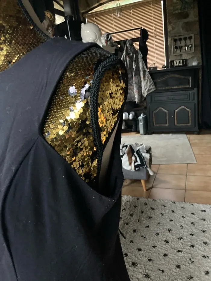 Robe droite noir - photo numéro 2