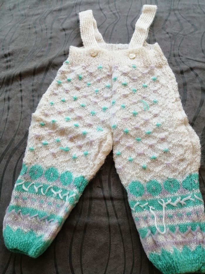 Pantalon à bretelles blanc et vert Mixte 6 mois / 1 an phildar