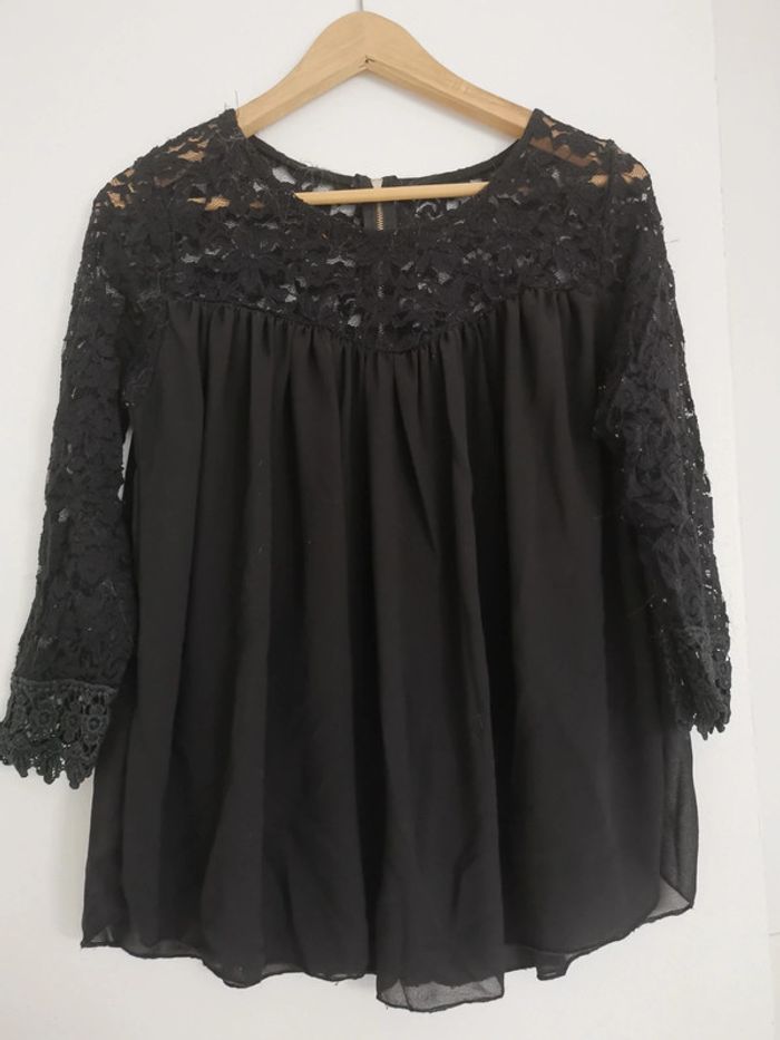 Tee shirt dentelle taille 2