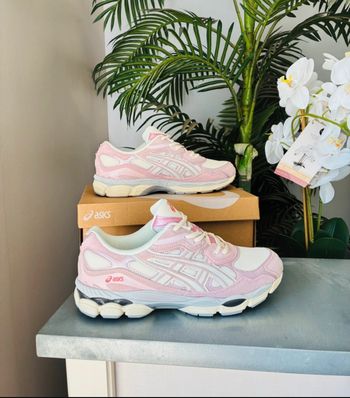 Basket femme asics gel Nyc taille 40