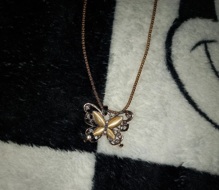 Collier papillon