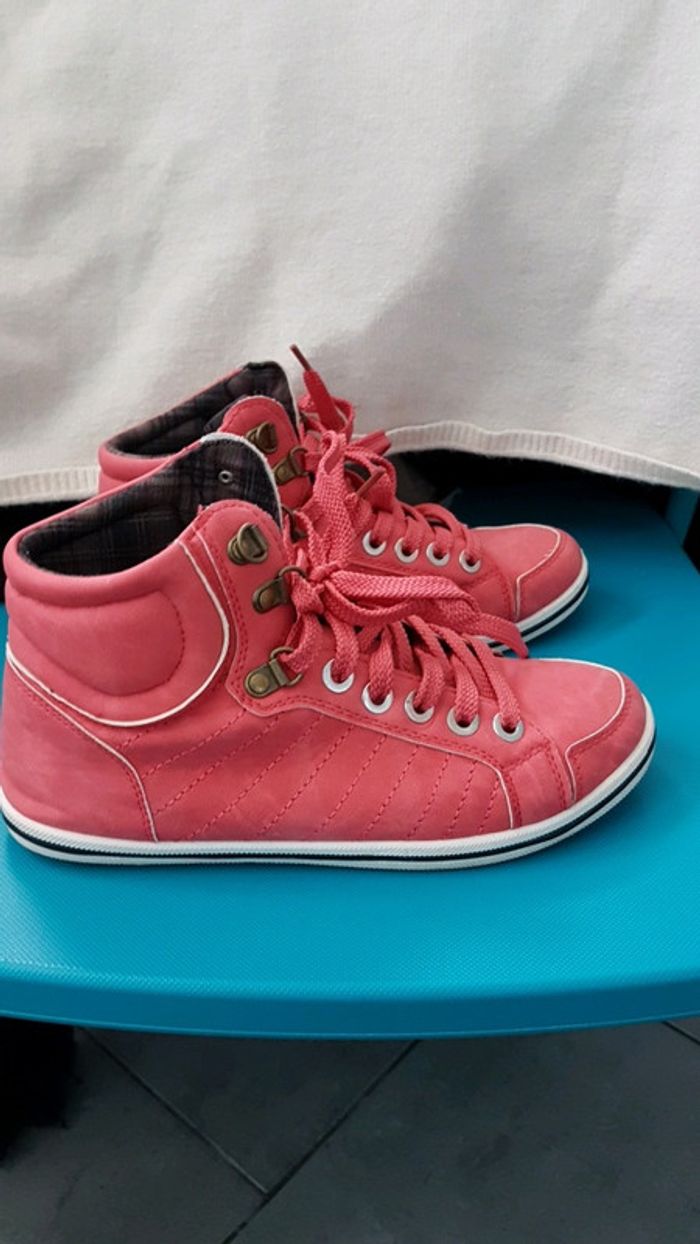 Basket montantes roses