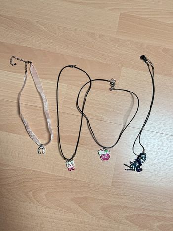 Lot de colliers