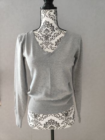 pull gris Yessica - élégant et minimaliste
