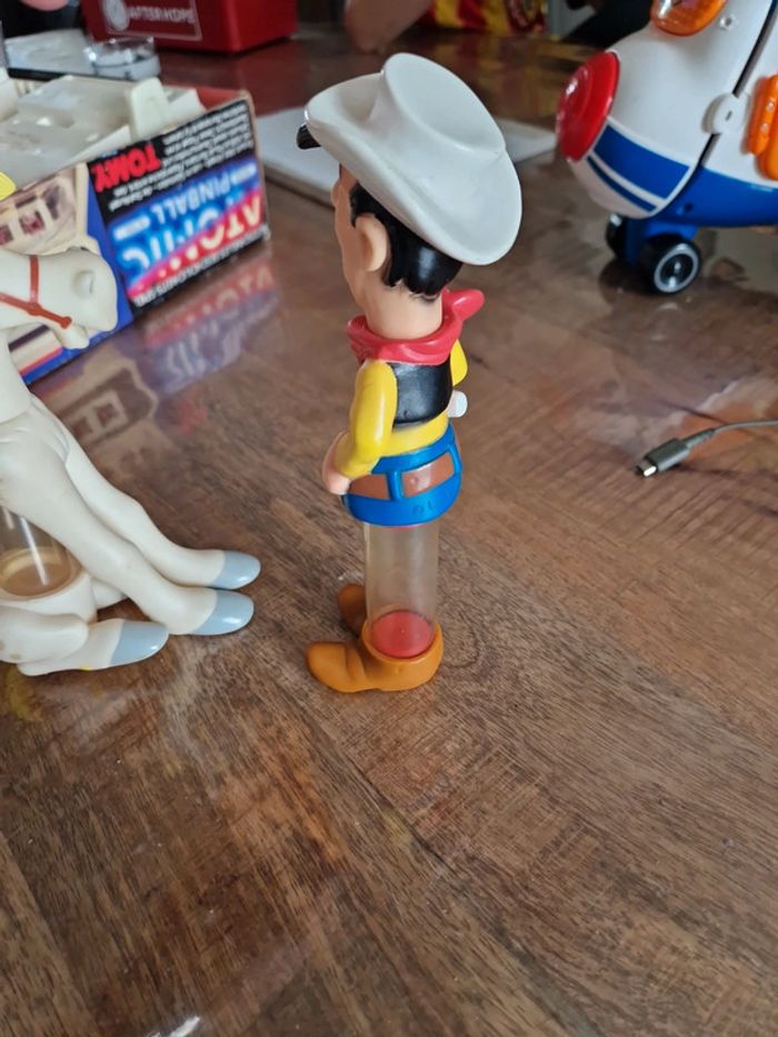 Boite avec bonbons Lucky luke vintage - photo numéro 4