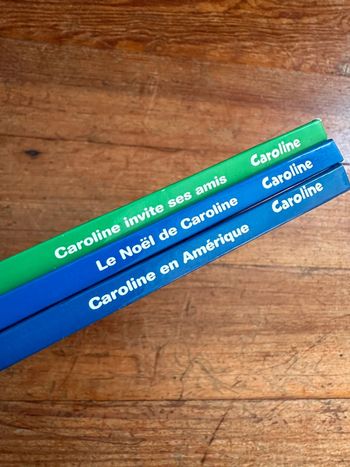 Lot E : 3 volumes Caroline livres bd albums Bibliothèque Hachette des petits