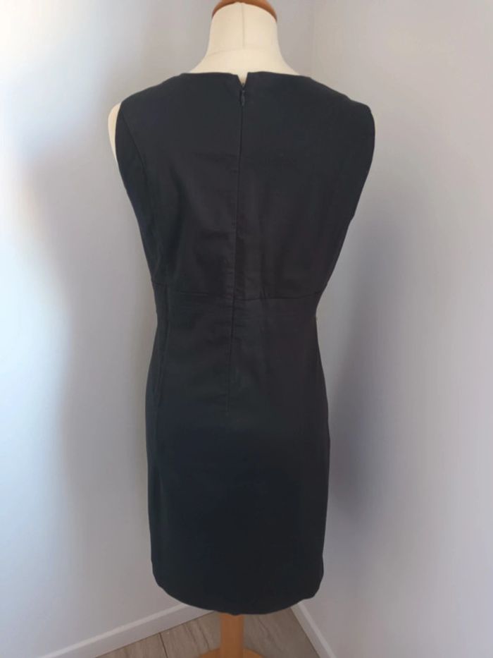 Robe courte noire sans manches - photo numéro 3