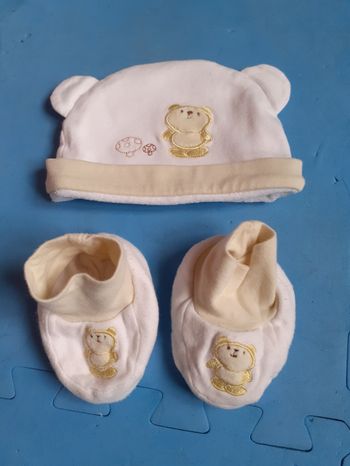 Bonnet et chaussons naissance 