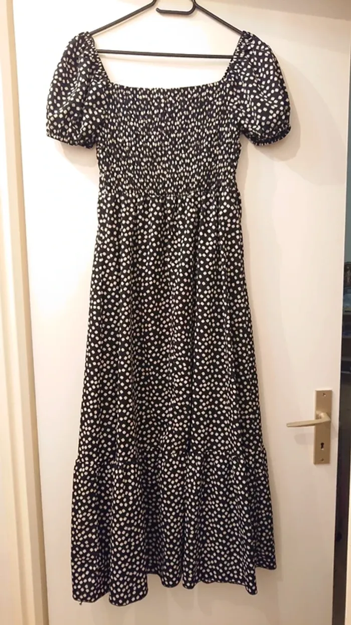 Robe été longue noir à fleurs blanches - photo numéro 2
