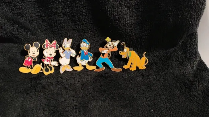 Lot pin's Disney Mickey et compagnie
