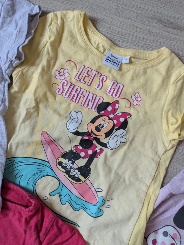 Lot tee shirt Disney 3 ans - photo numéro 3