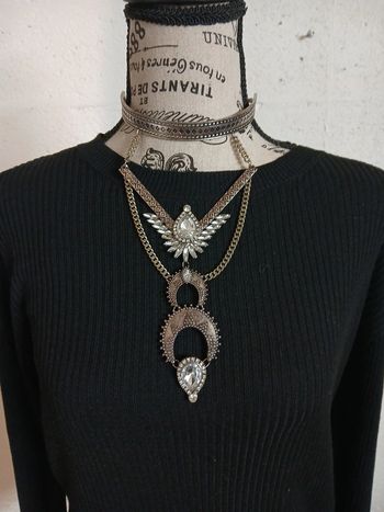 Collier métal gris ethnique bon état