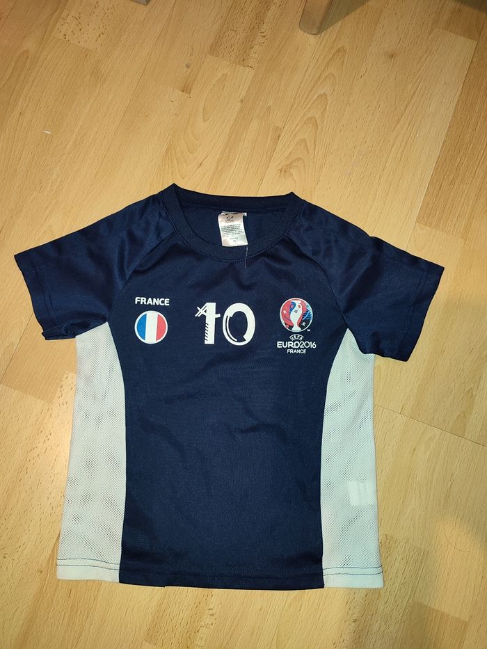 Tee shirt foot