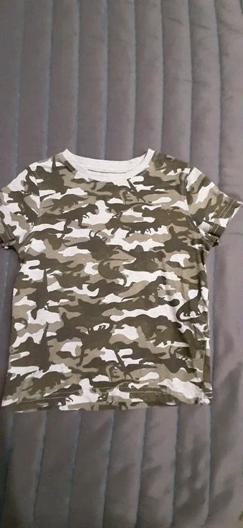 Tee shirt camouflage dinosaure